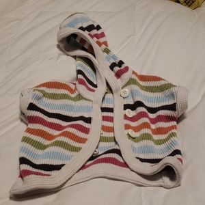 Hooded sweater. Short sleeve